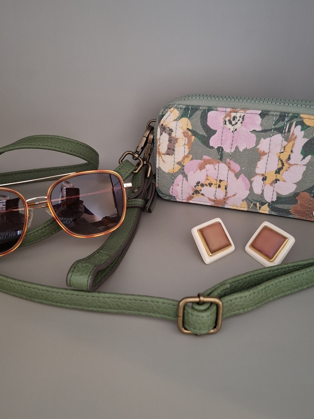 Floral Green Pioneer Woman Crossbody Wallet- WMD/ GIA Sundlasses And Clip Earrin